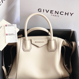 GIVENCHY Handbag 230919K