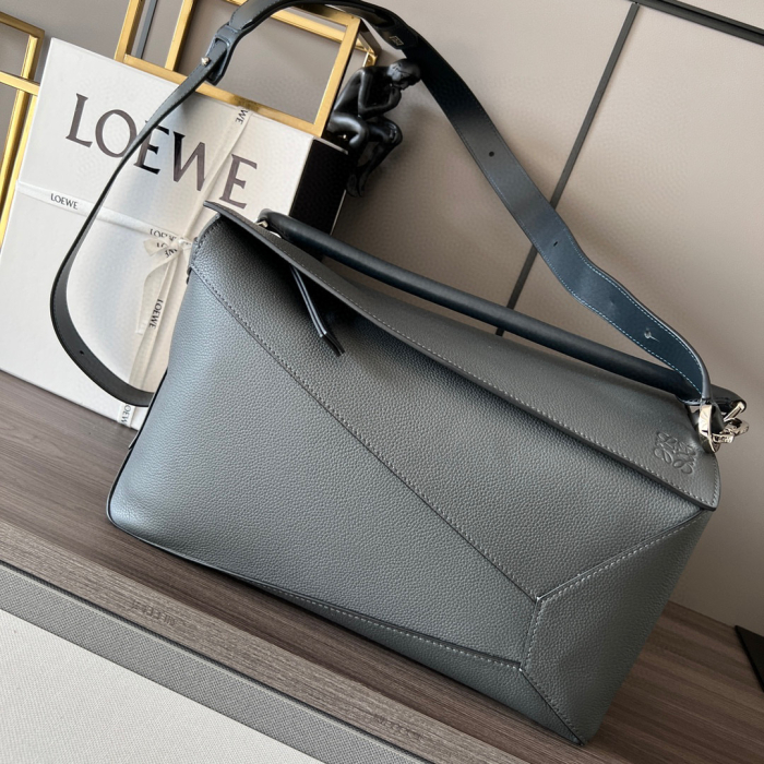 Loe bag size 36.5*19*23cm Women's Bags, Loewe Bags image